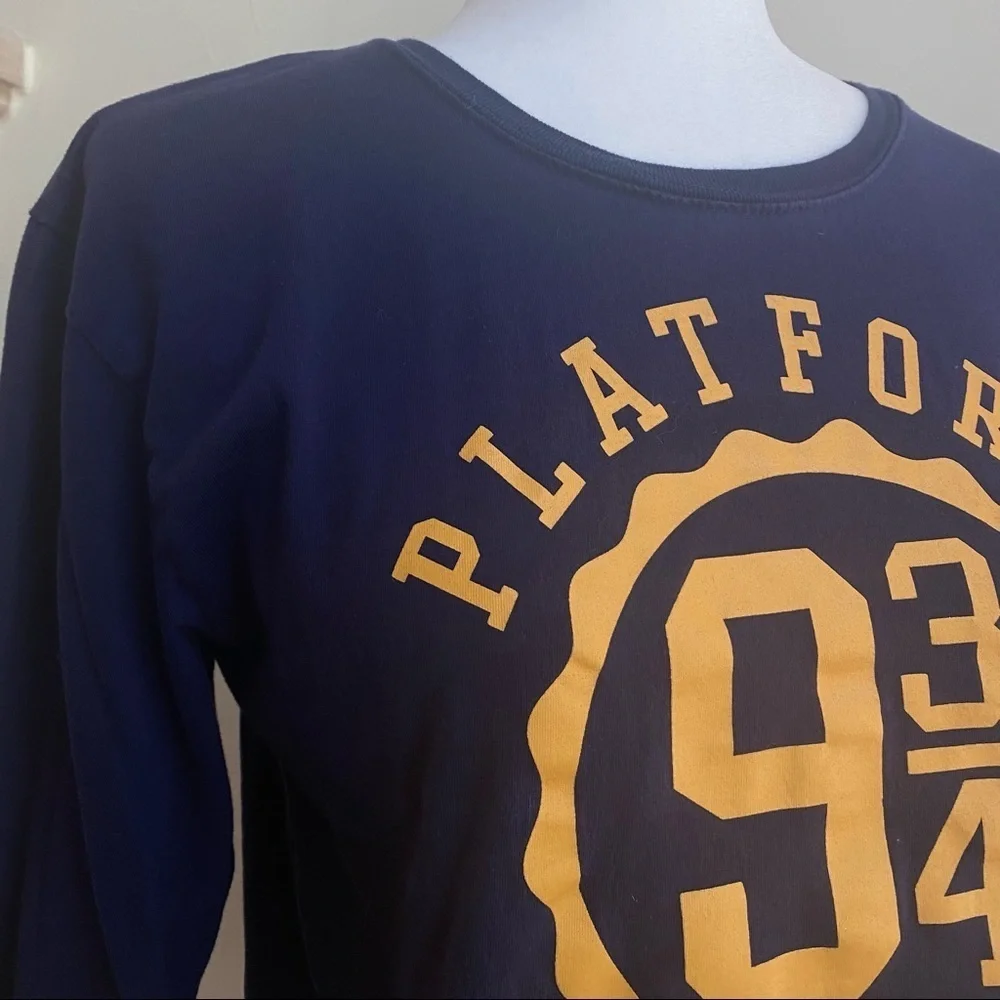 Harry Potter Platform 9 3/4 Blue and Gold Long Sleeve T Shirt Crop Top Size M - Picture 5 of 9